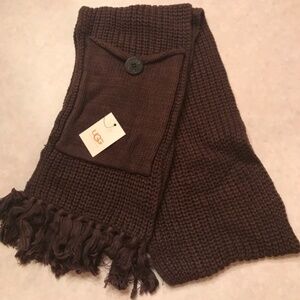NWT New UGG Stout (Chocolate, Espresso) Brown Knit Cardy Pocket Scarf MSRP $95